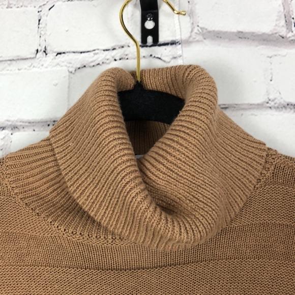 BCBGeneration women’s brown long sleeve turtleneck knit asymmetric bottom Small - Picture 3 of 5